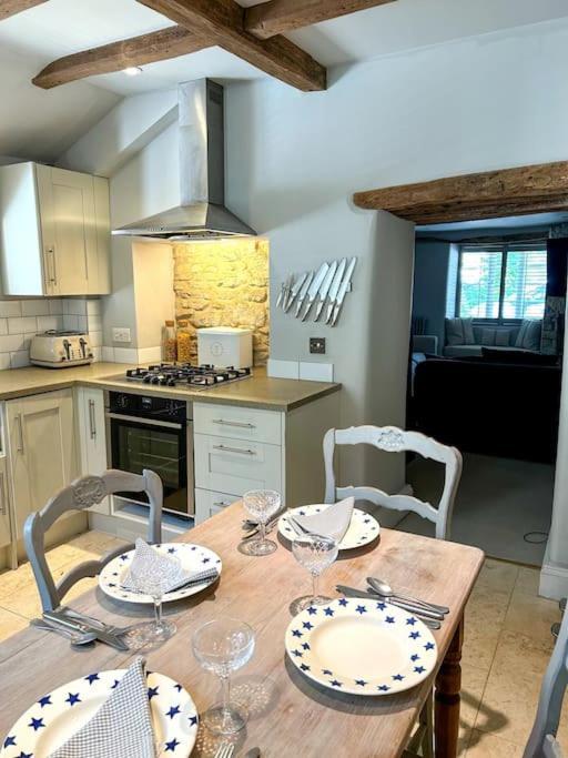 Cotswold Cottage- Central Witney Eksteriør billede